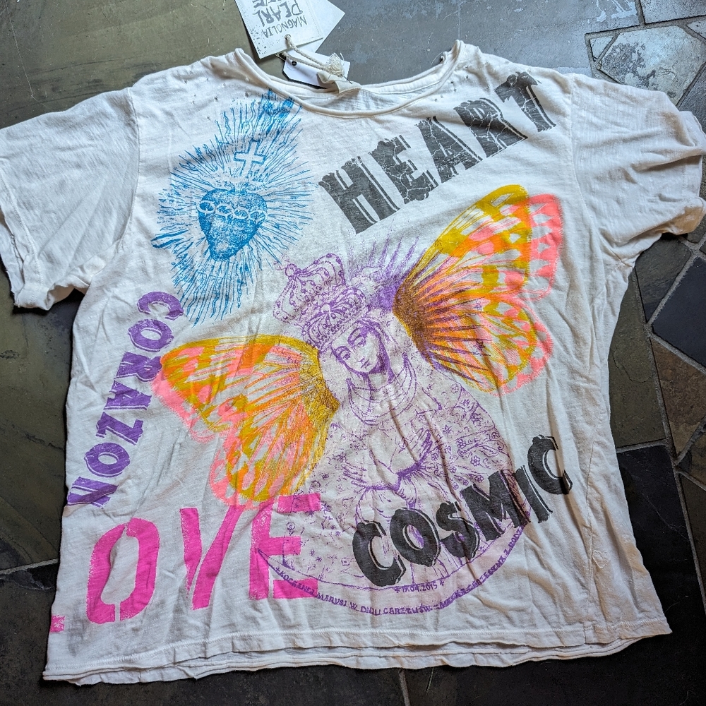 Magnolia Pearl Sacred Heart Graffiti T